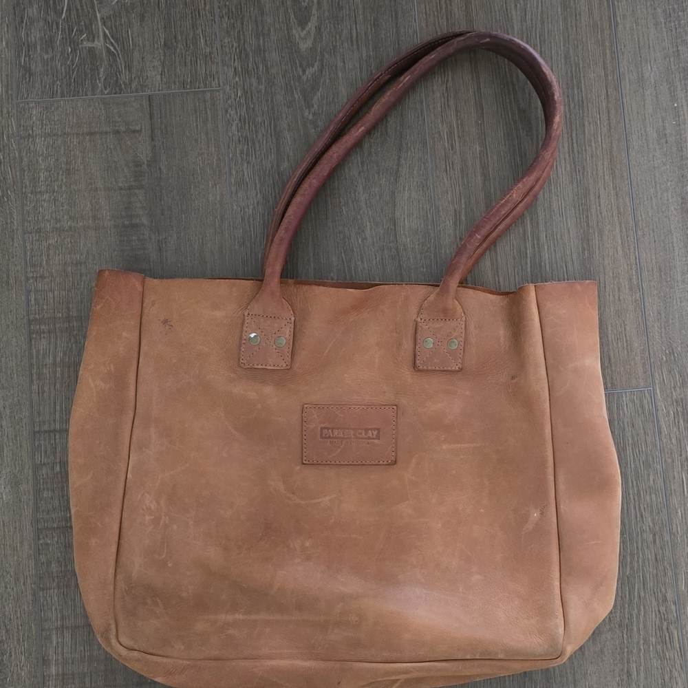 Parker Clay Merkato Signature leather tote bag in  brown